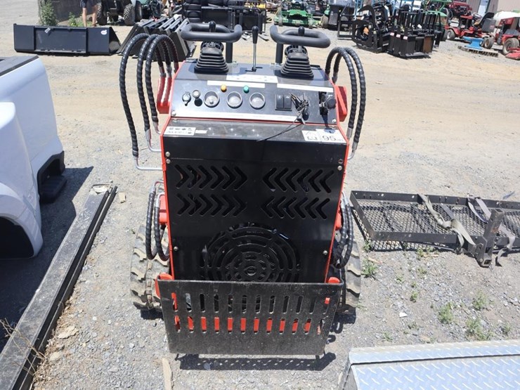 ft380-mini-skidloader-image-5