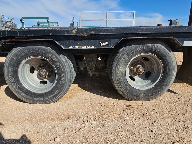 2018-big-tex-32’-x-102”-t/a-gooseneck-wireline-tool-trailer-image-6