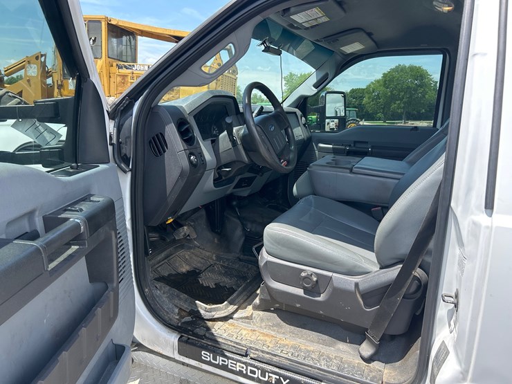 2014-ford-f550-image-9