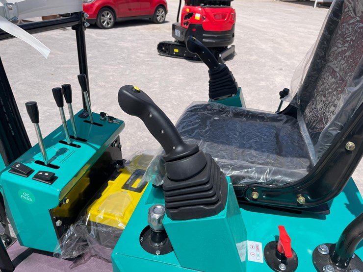 #2652-•-unused-cfg-mini-excavator-image-11