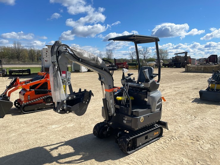 #1112-•-new-ats-me18-mini-excavator-image-1