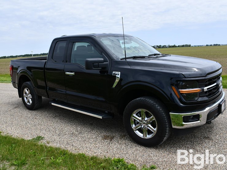 2025-ford-f150-xlt-image-3