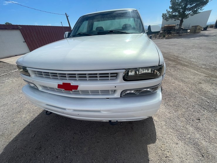 #212-•-2001-chevrolet-silverado-pickup-truck-(has-a-nm-title-image-14