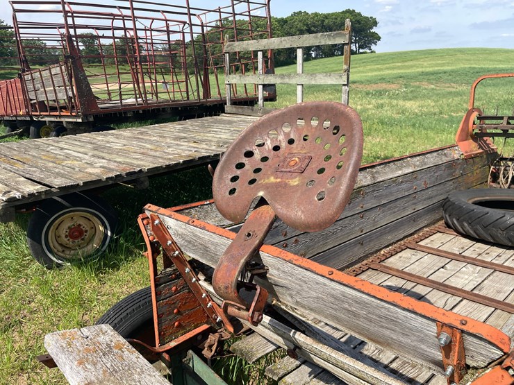 #2010-•-vintage-manure-spreader-(colfax-wi)-image-9