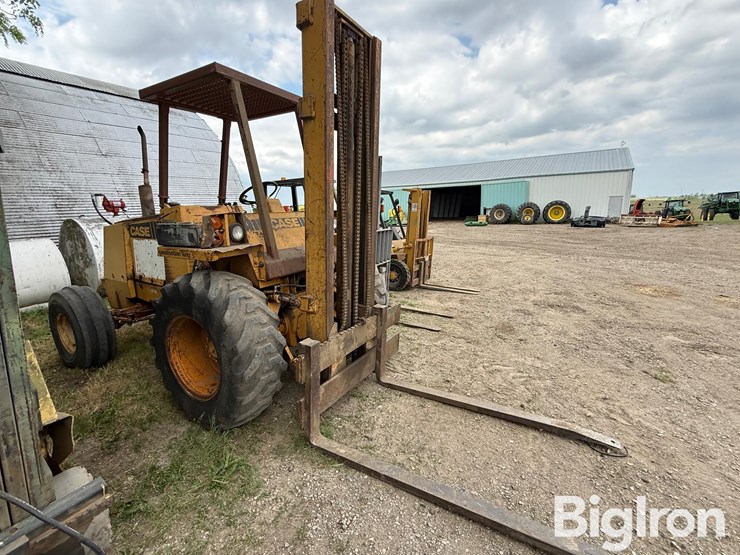 case-585d-construction-king-rough-terrain-forklift-image-10