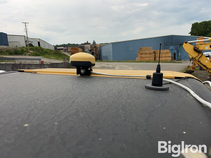 2014-caterpillar-d5k2-xl-image-10
