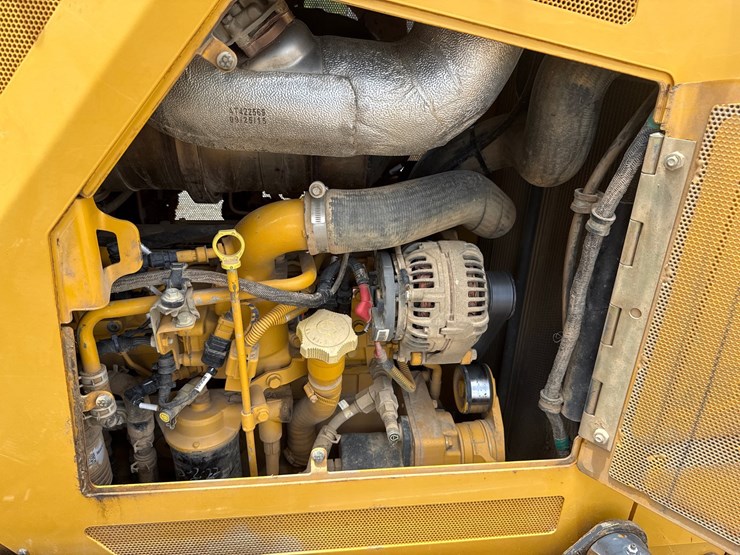 deere-650k-xlt-image-12