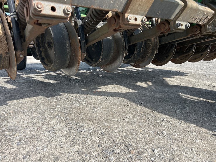 john-deere-1590-image-10