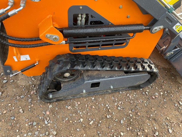 #2004-•-unused-2026-landhonor-mini-skid-steer-loader-image-9