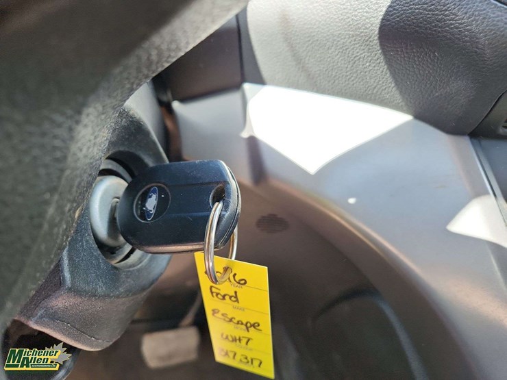 2016-ford-escape-se-image-24