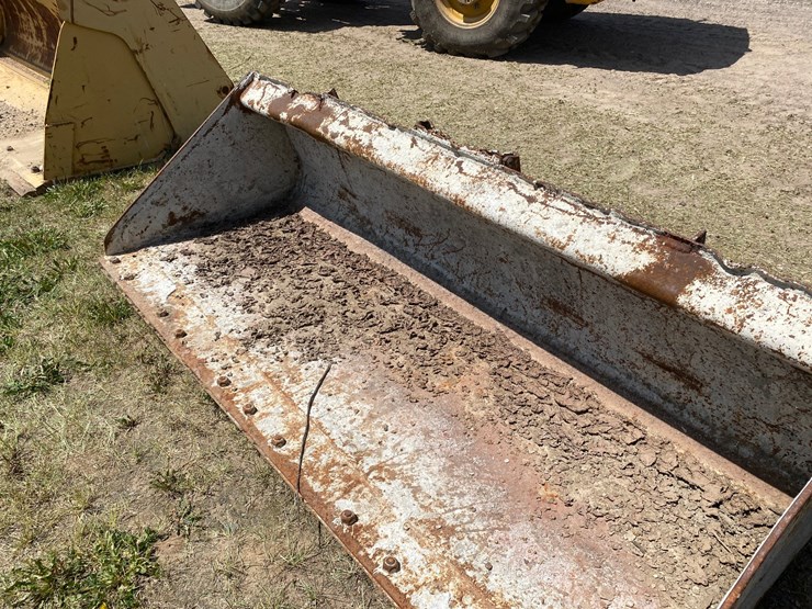 #7077-•-72"-skid-steer-bucket-(deerbrook,-wi)-image-12