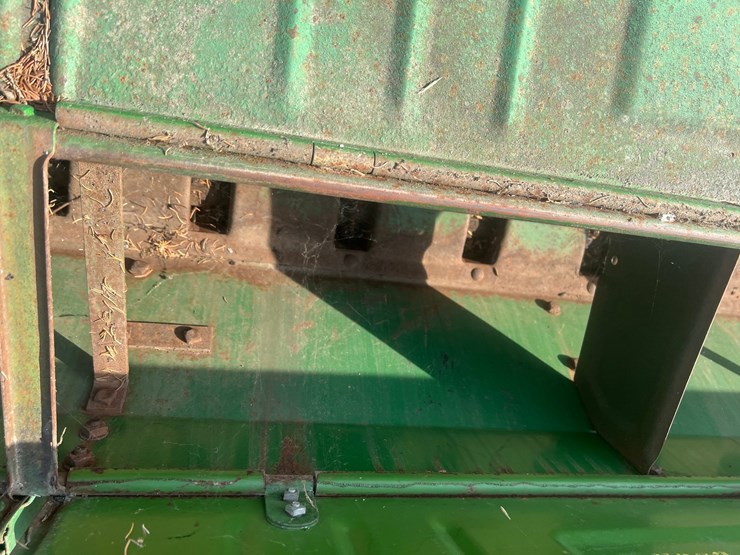 10-john-deere-10-image-13