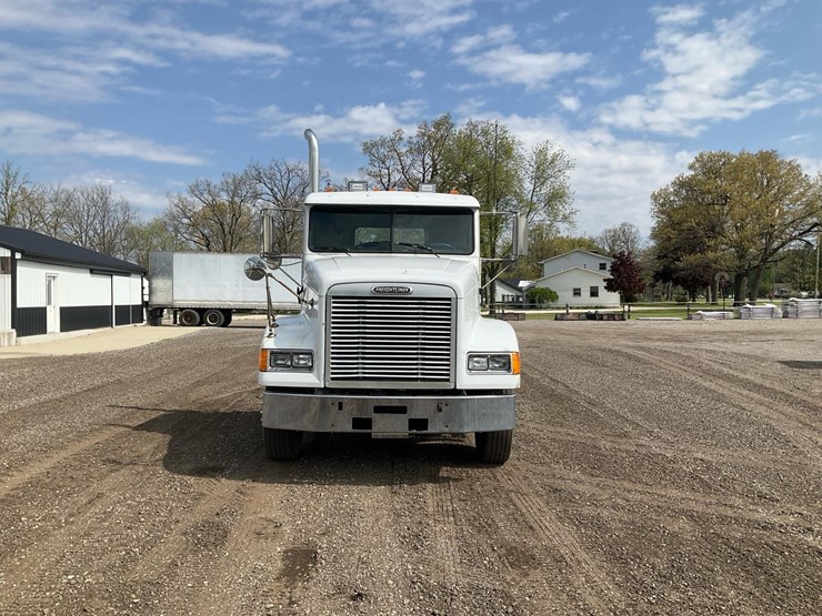 2003-freightliner-fld112-image-6
