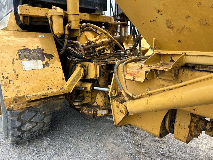 caterpillar-d250e-image-26