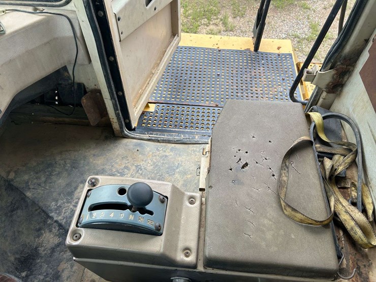 caterpillar-d250e-image-47