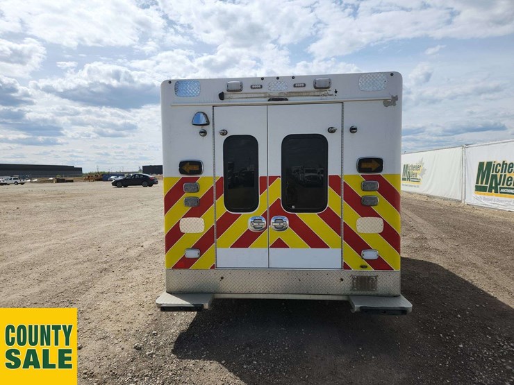 2016-ford-e450-image-27