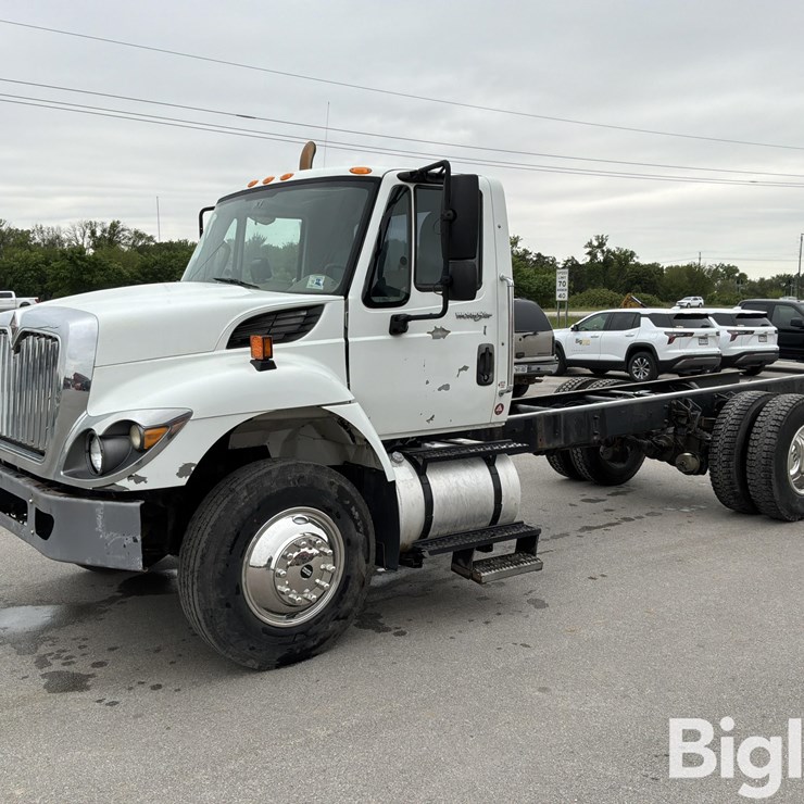 2013 INTERNATIONAL 7300