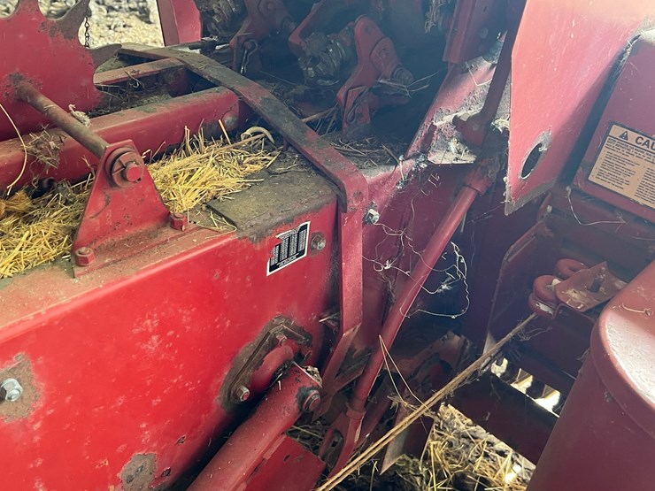 new-holland-310-image-16