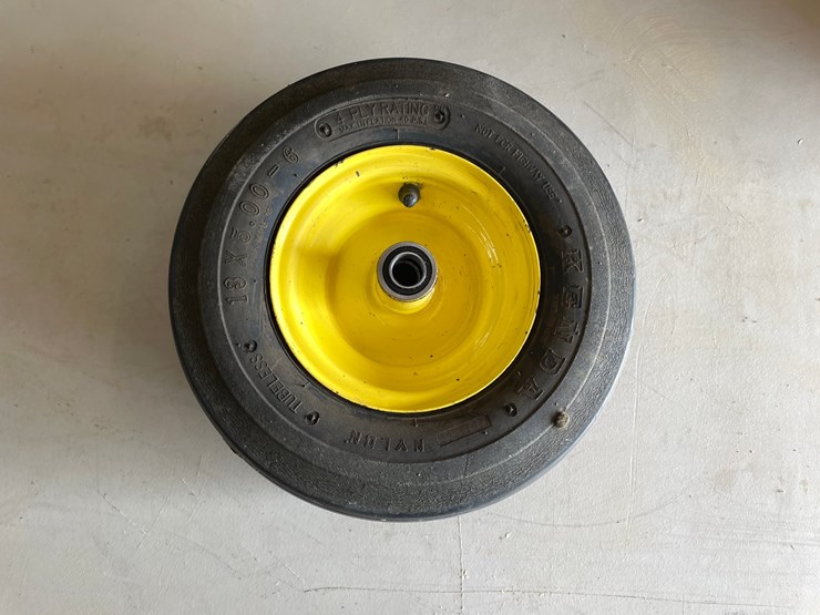 john-deere-2445-image-2