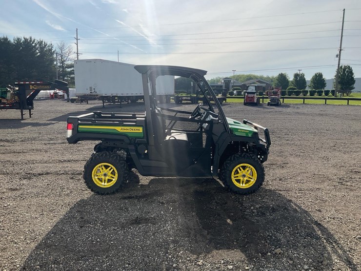 2024-john-deere-gator-image-2