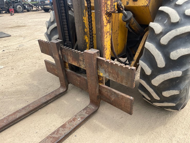 #302-•-liftmaster-rough-terrain-forklift-(boyceville-wi)-image-17