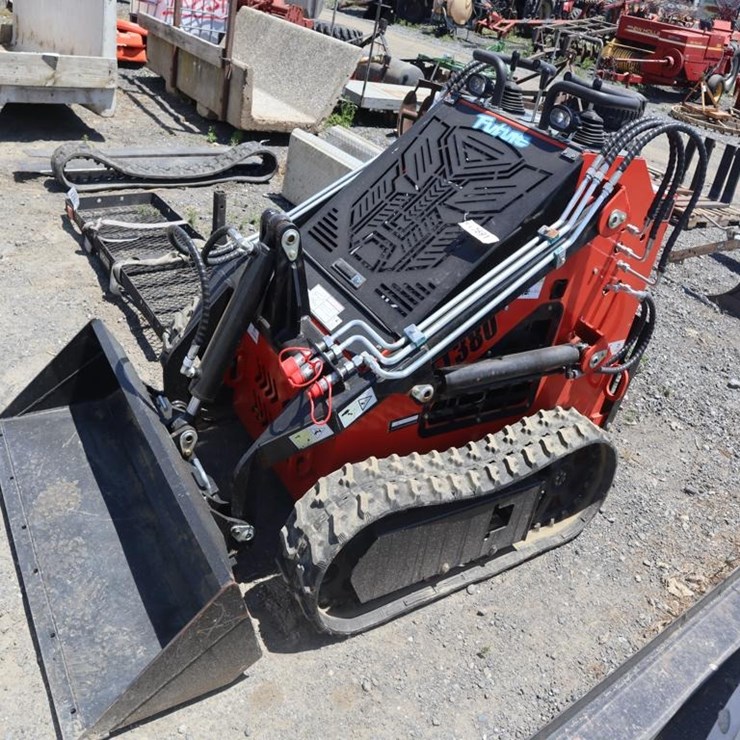 FT380 Mini Skidloader