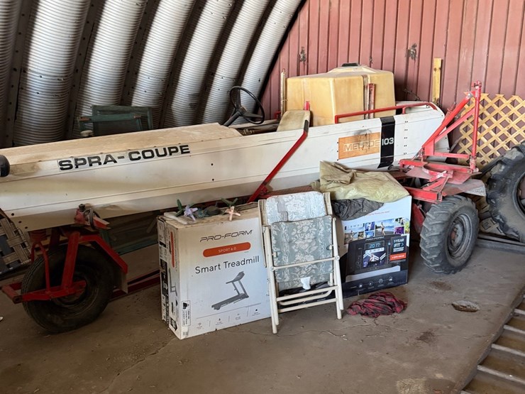103-melroe-spray-coupe,-engine-runs,-transmission-linkage-issue,-have-booms-image-3
