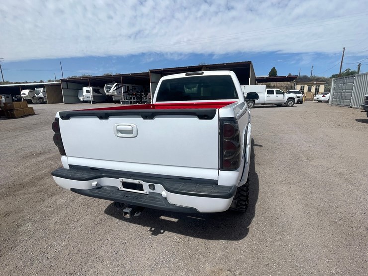 #212-•-2001-chevrolet-silverado-pickup-truck-(has-a-nm-title-image-5