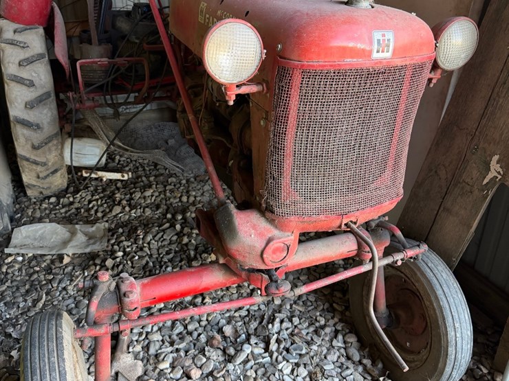 ihc-cub,-￼has-belly-mower-image-20