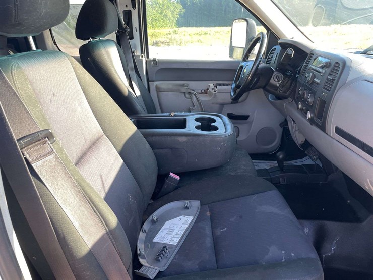 2013-chevrolet-silverado-1500-image-18