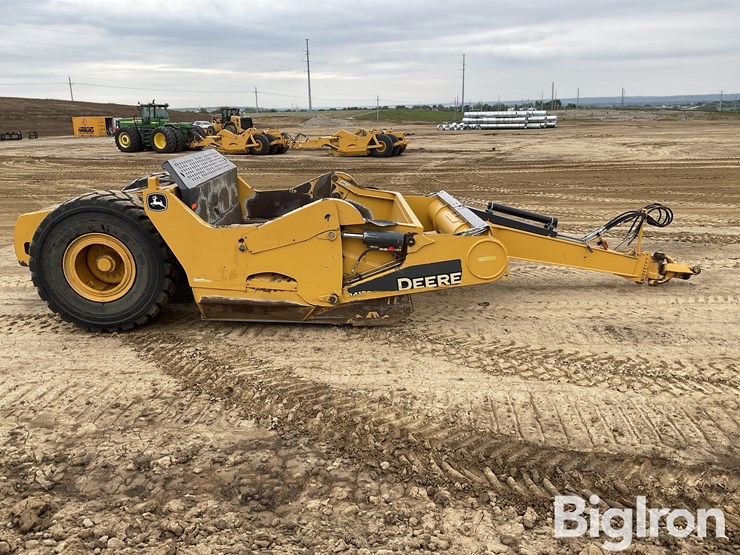 2020-deere-2412e-image-4
