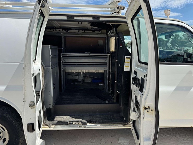 2014-chevrolet-express-g2500-image-16