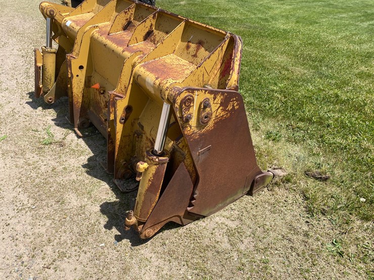 #7075-•-88"-4-in-1-loader-backhoe-bucket-(deerbrook,-wi)-image-21