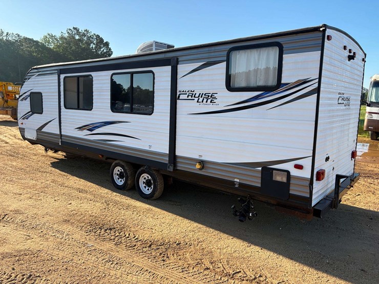 2018-forest-river-"salem-cruise-lite"-travel-trailer-image-2