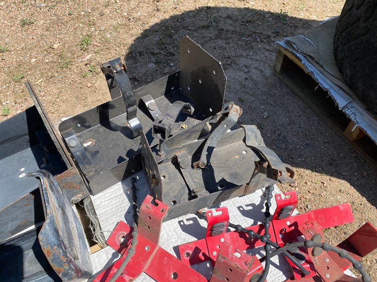 #7428-•-pallet-of-various-fire-extinguisher-bracket-mount-(antigo,-wi)-image-6
