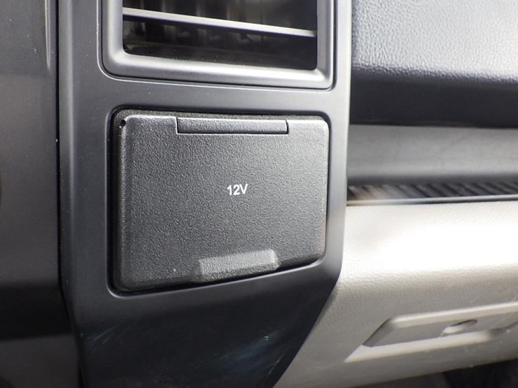 2016-ford-f150-xl-image-29