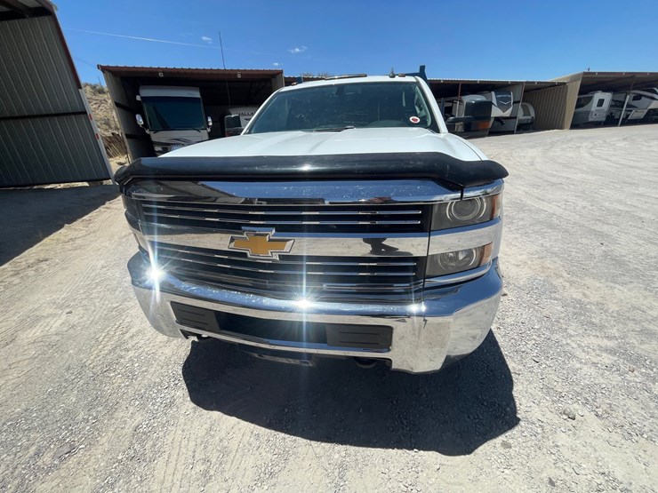 2016-chevrolet-silverado-3500-image-11
