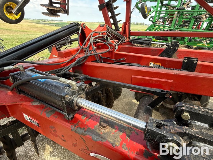 2010-case-ih-330-image-20