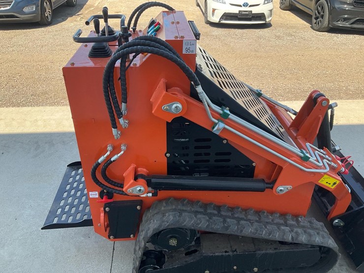 #1050-•-2025-landhero-ldh-t460-mini-skid-steer-image-11