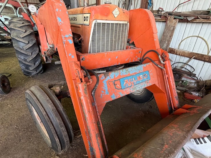 d-17-allis-chalmers-with-loader,-7,654-hrs-image-1
