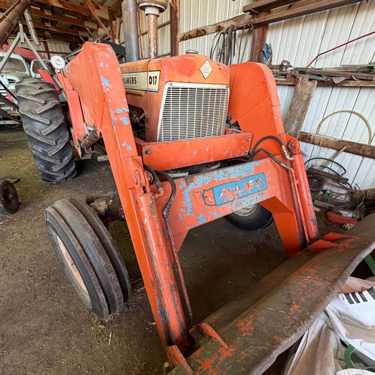 D-17 Allis Chalmers with loader, 7,654 hrs