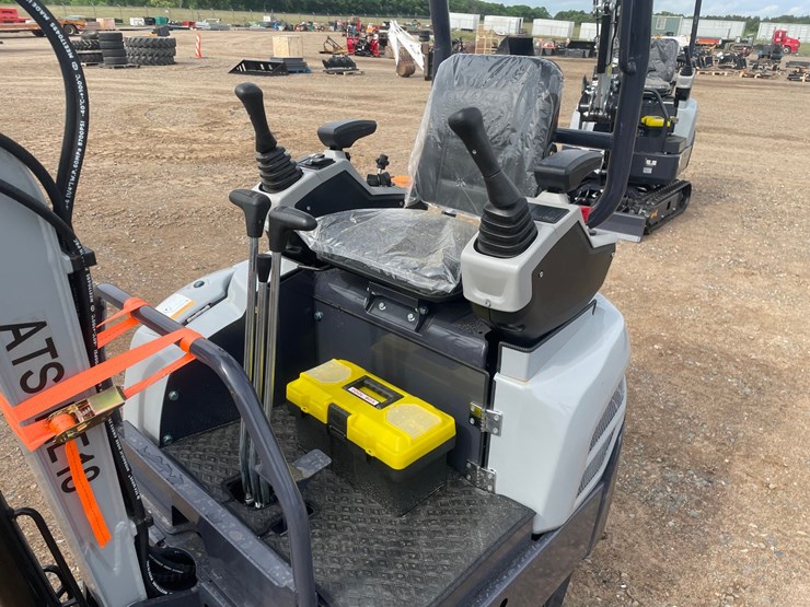 #2035-•-unused-2026-ats-mini-excavator-image-18
