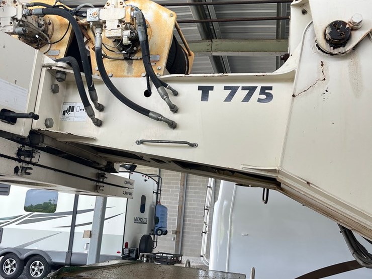 2009-terex-t775-image-10