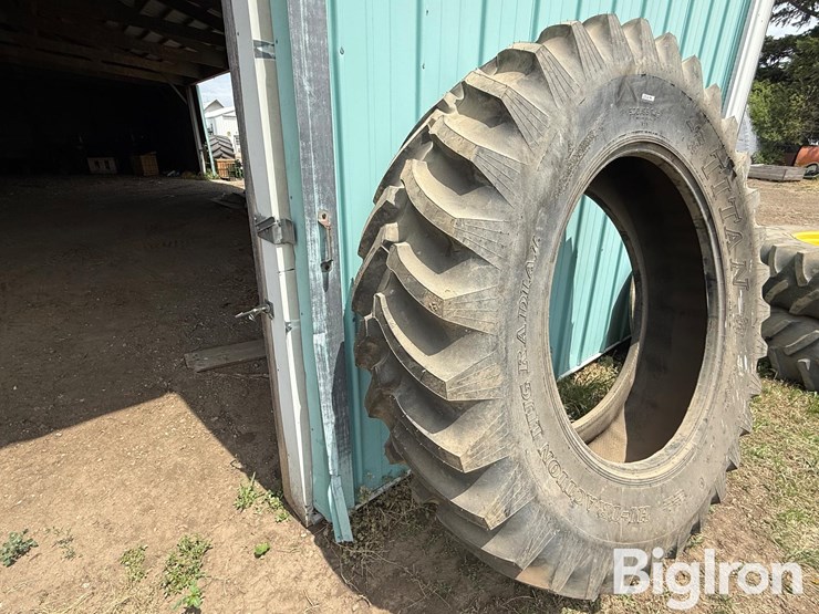 titan-hi--traction-lug-radial-r-1-520/85r42-tire-image-3