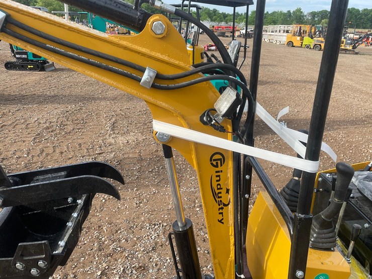 #2036-•-2026-cfg-h13r-mini-excavator-image-21