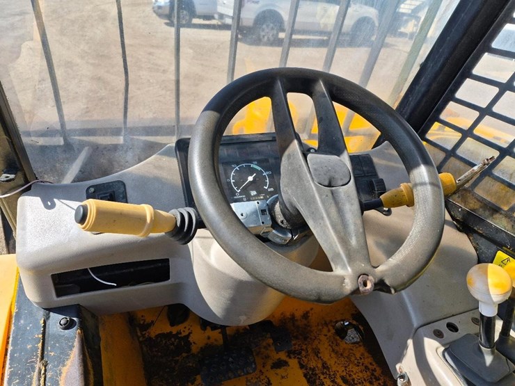 1998-jcb-520-image-15
