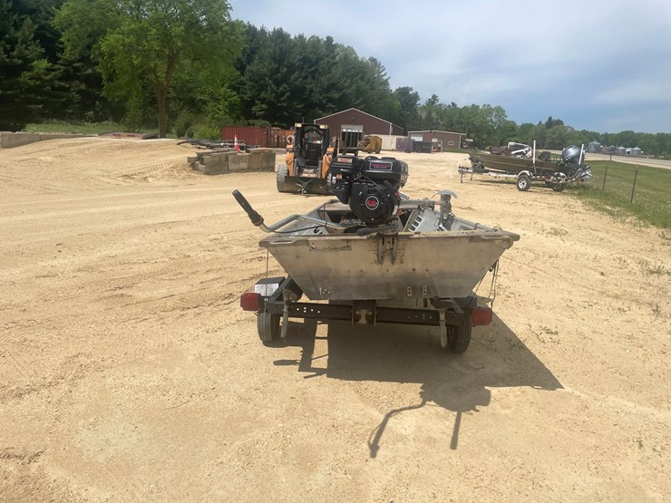 #2001-•-14'-landau-aluminum-boat-with-a-mud-motor-(no-title)-image-6