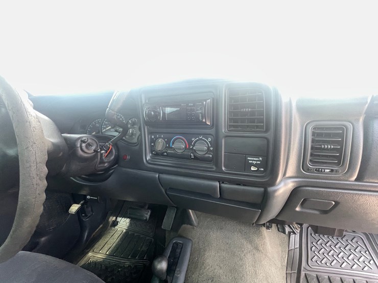 #212-•-2001-chevrolet-silverado-pickup-truck-(has-a-nm-title-image-40