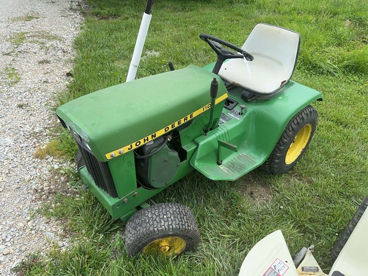 1970-john-deere-110-image-1