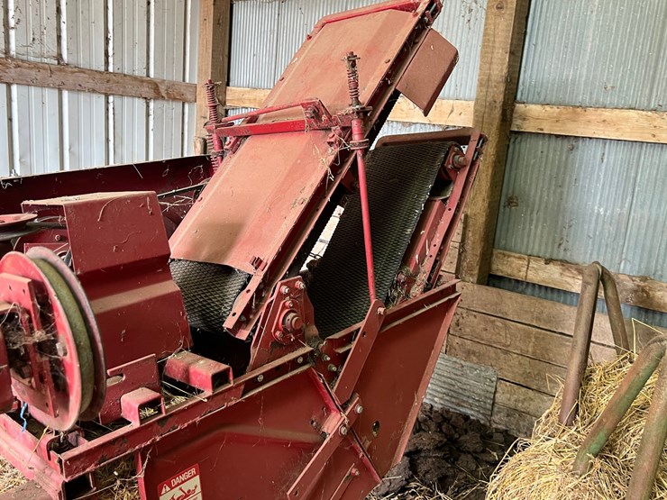 new-holland-310-image-10